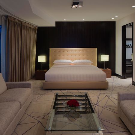Andaz Capital Gate Abu Dhabi, By Hyatt Hotel Екстериор снимка A bedroom at the hotel
