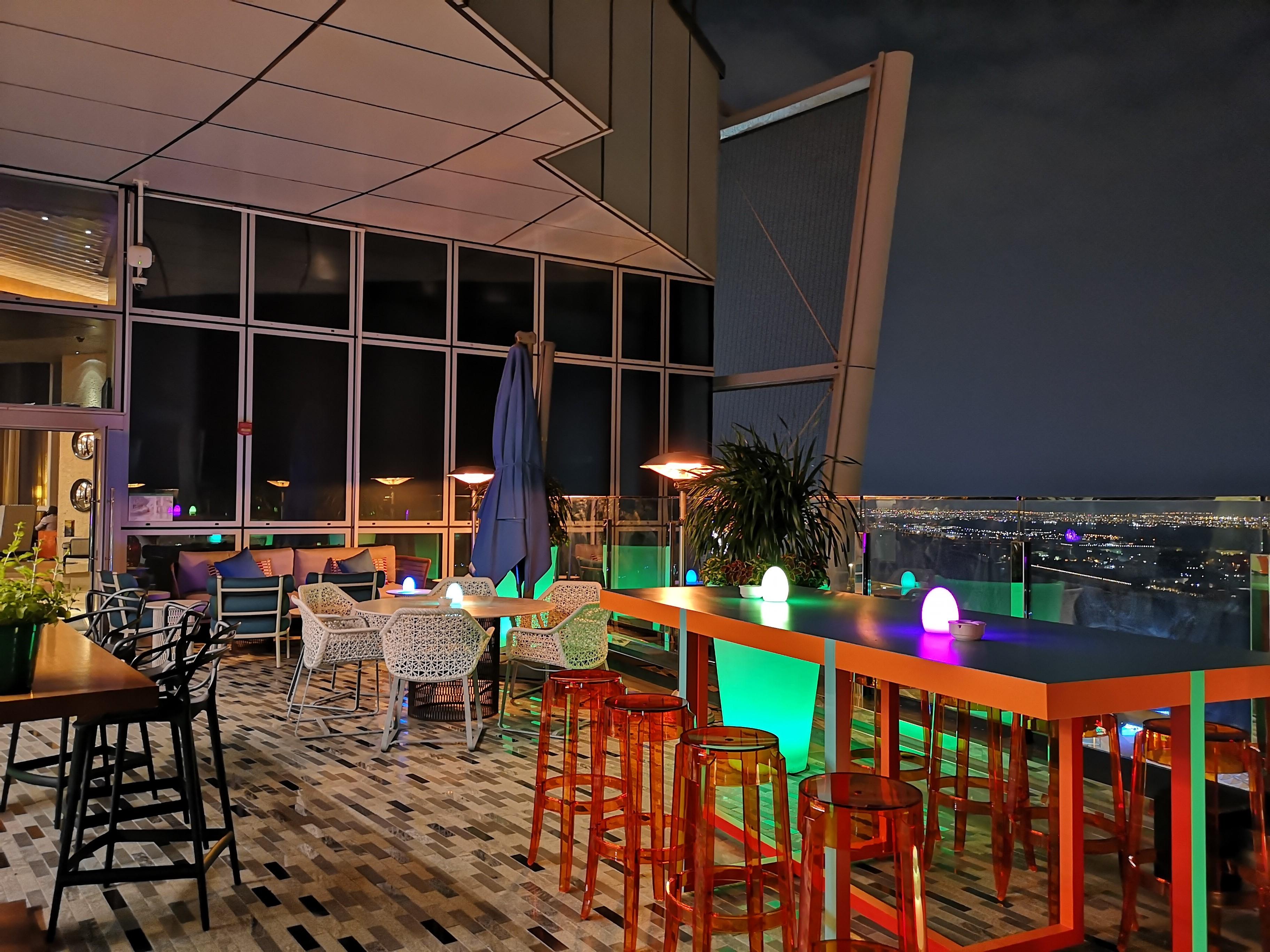 Andaz Capital Gate Abu Dhabi, By Hyatt Hotel Екстериор снимка Sky Bar