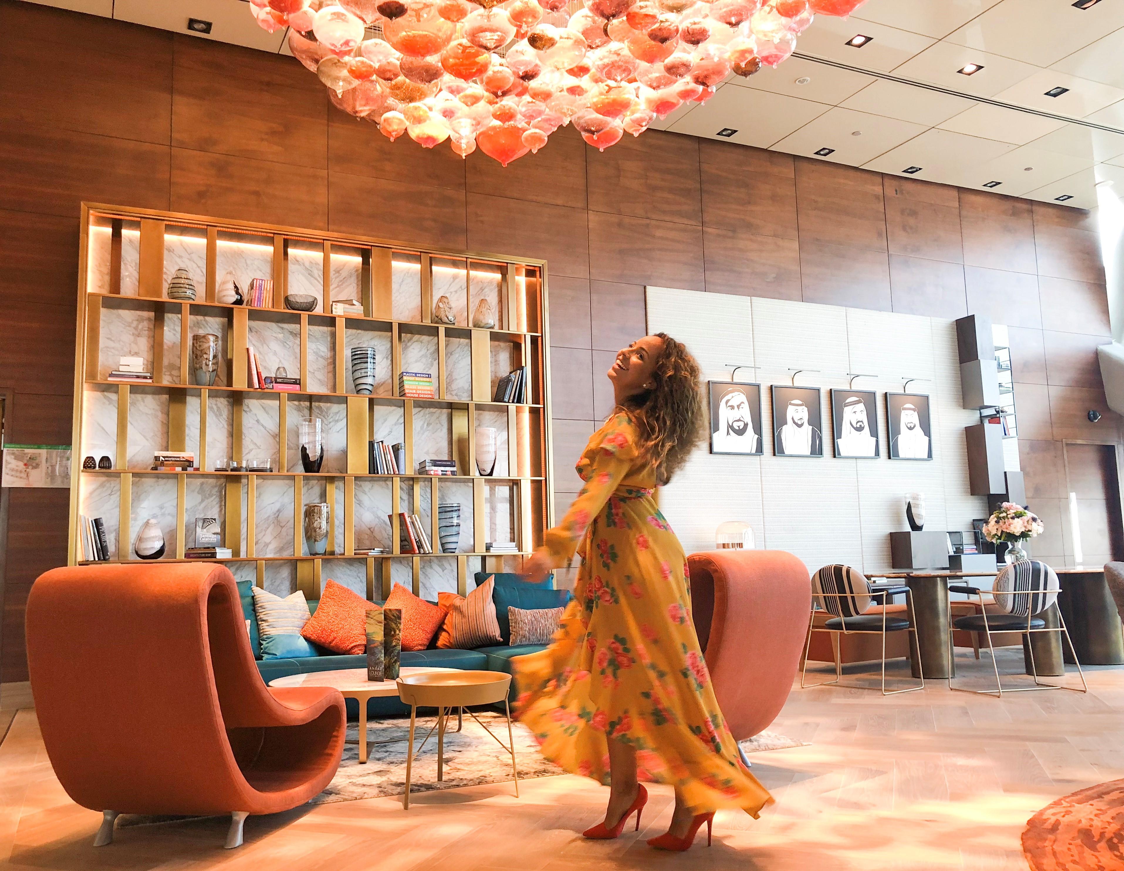 Andaz Capital Gate Abu Dhabi, By Hyatt Hotel Екстериор снимка The interior of the lounge