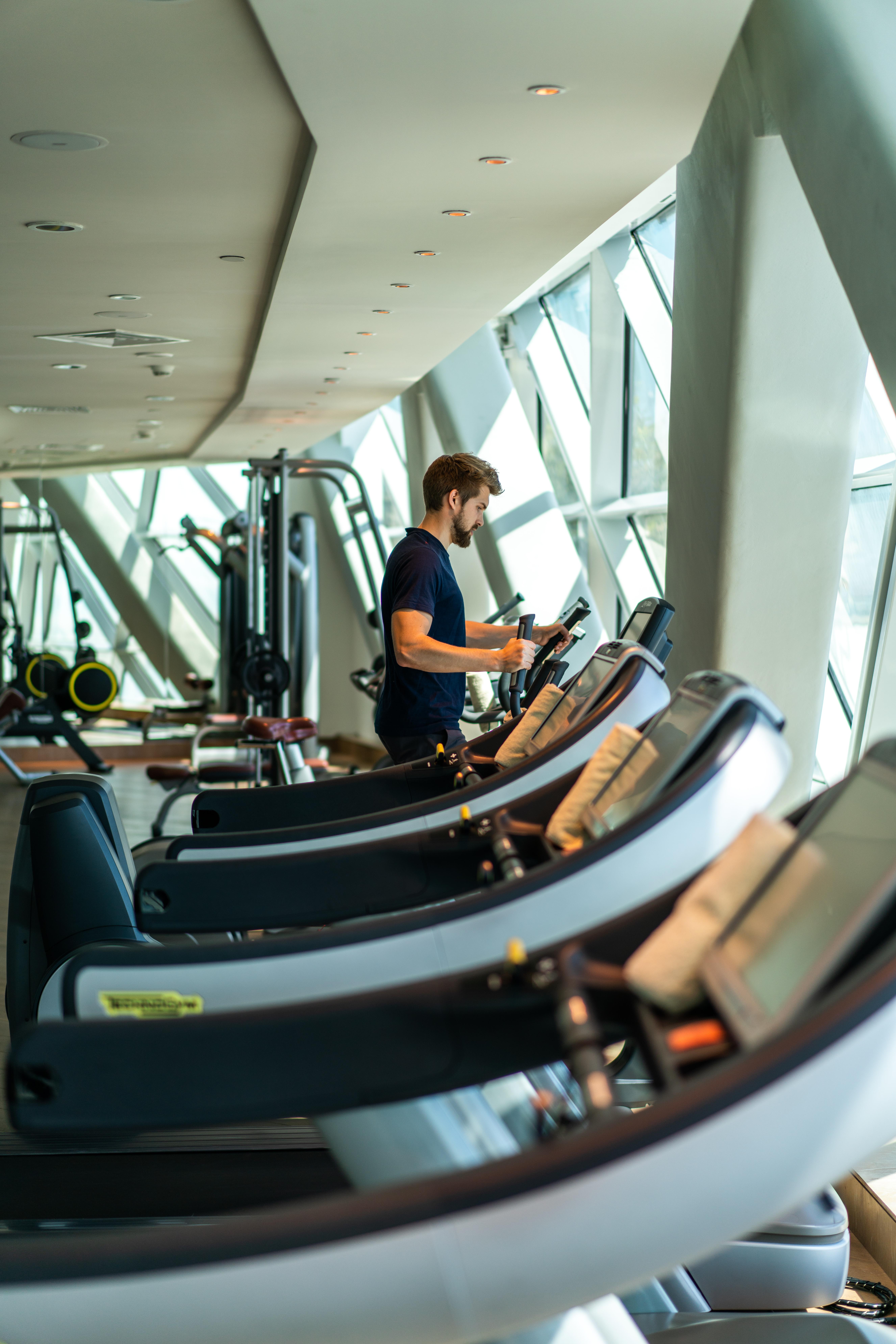 Andaz Capital Gate Abu Dhabi, By Hyatt Hotel Екстериор снимка The gym at The Shard