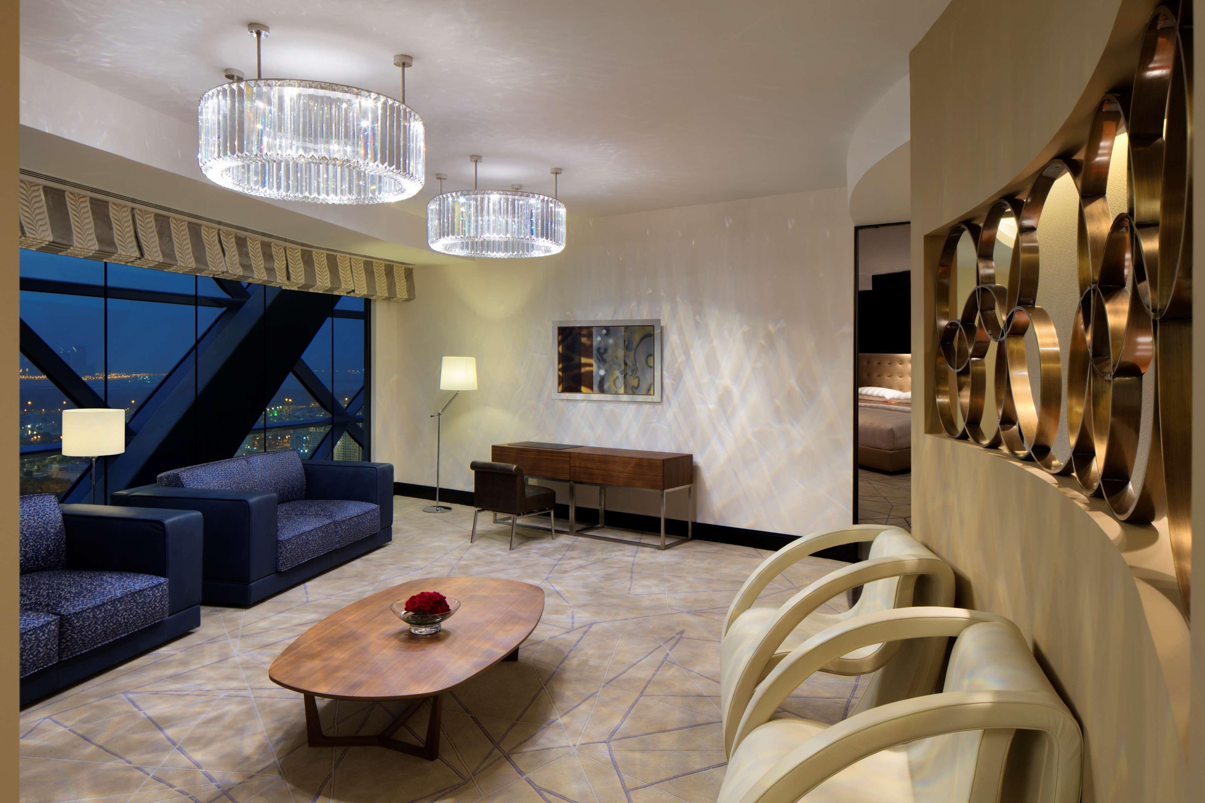 Andaz Capital Gate Abu Dhabi, By Hyatt Hotel Екстериор снимка The interior of the lounge