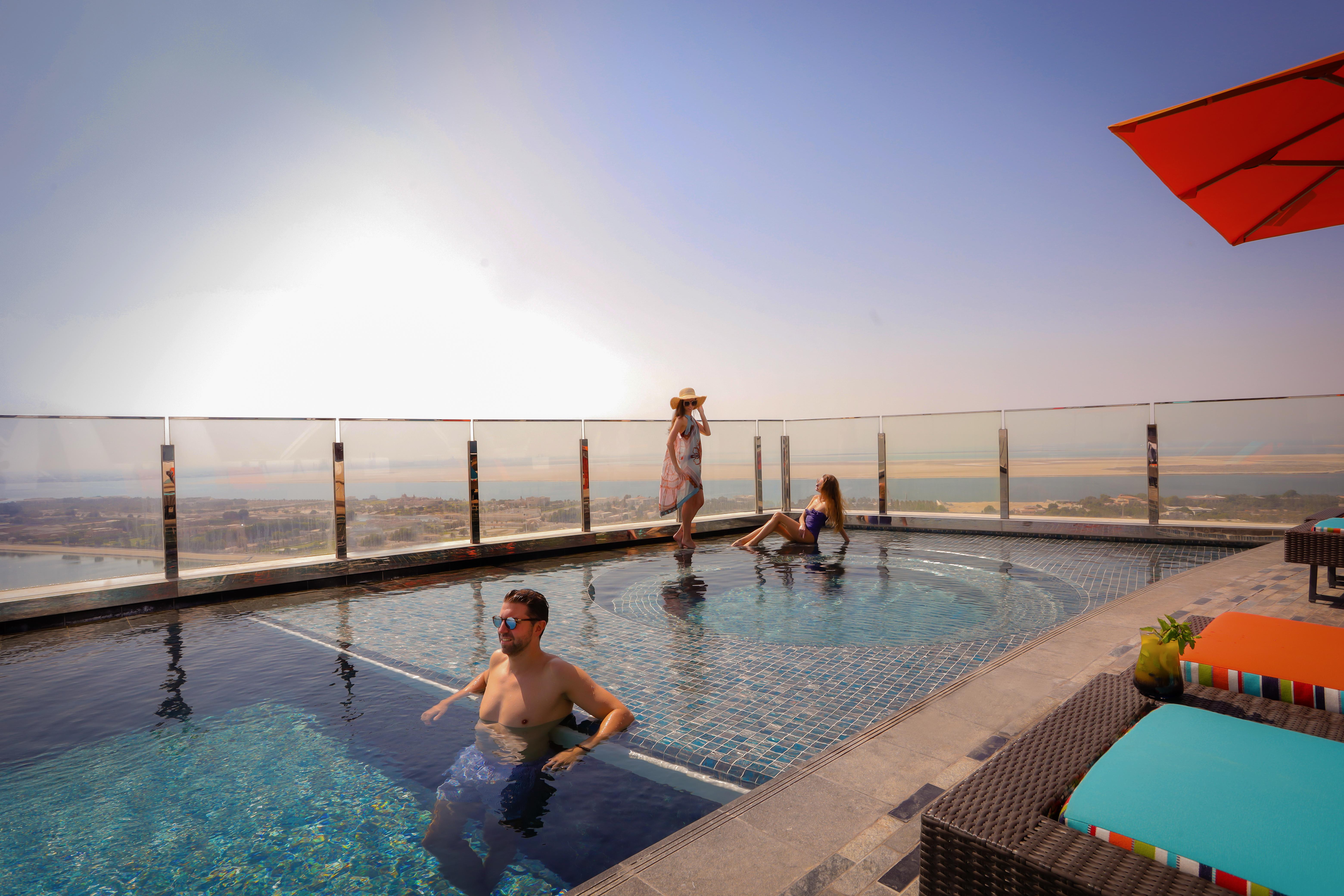 Andaz Capital Gate Abu Dhabi, By Hyatt Hotel Екстериор снимка Rooftop pool at the Grand Hyatt Hotel, Amman, Jordan